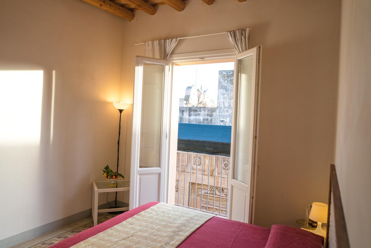 Le Vie Di Trapani Apartment Room photo