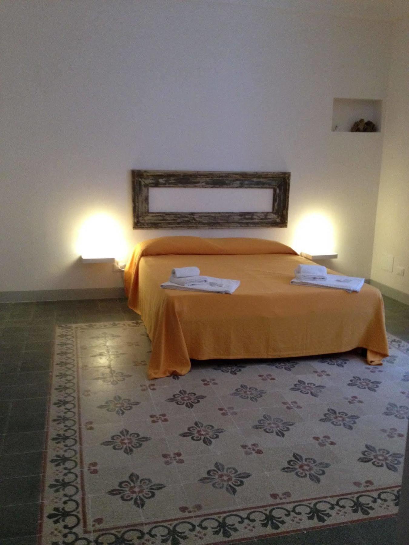 Le Vie Di Trapani Apartment Exterior photo